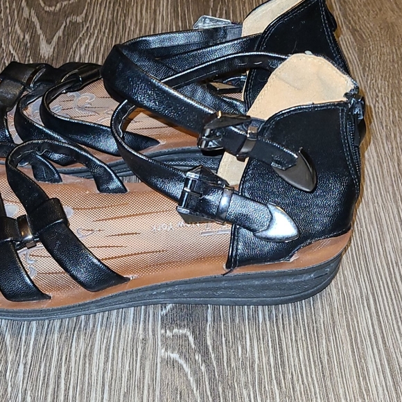 Sold - Picture 5 of 6